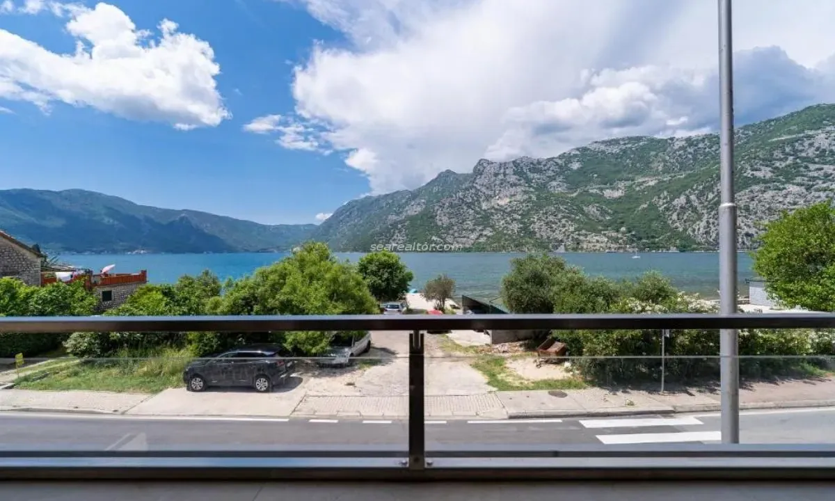 Sale, studio apartment, 33m², Risan, Kotor