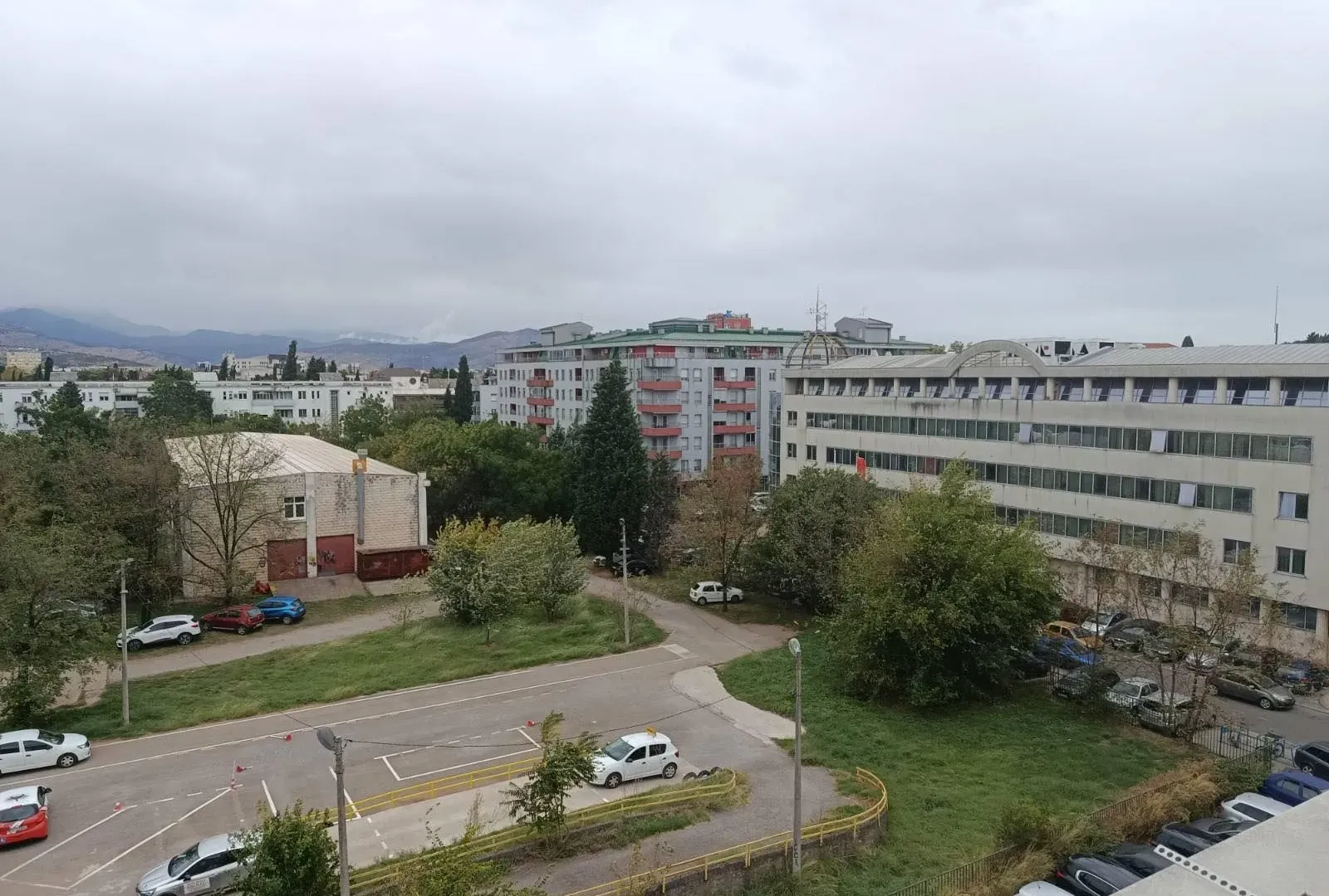 Izdavanje, dvosoban stan, 100m², Preko Morače, Podgorica