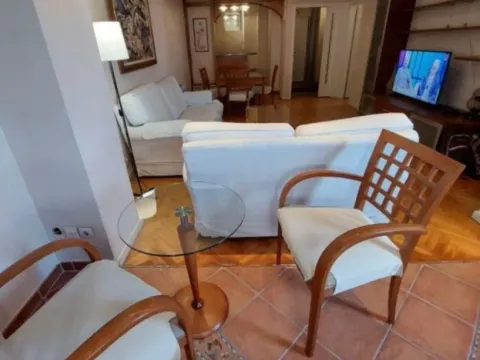 Izdavanje, trosoban stan, 70m², Centar, Podgorica - image 2