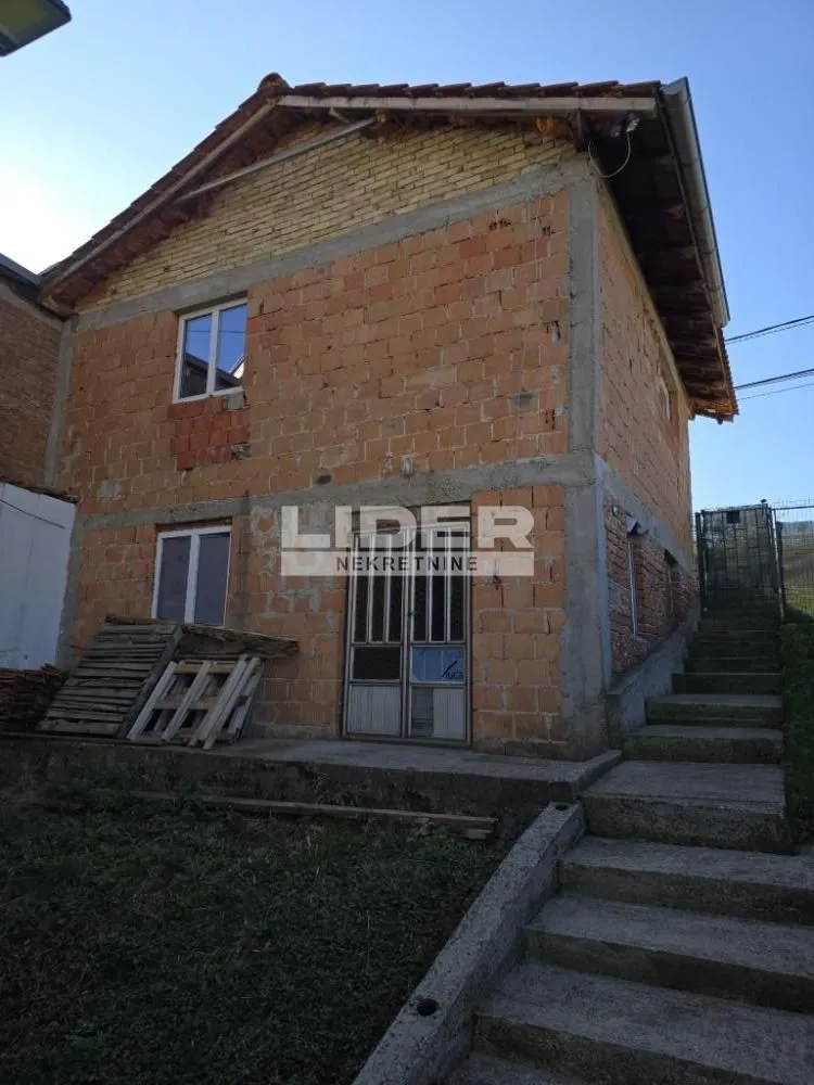 Sale, house, 247m², Voždovac Sve Podlokacije, Beograd