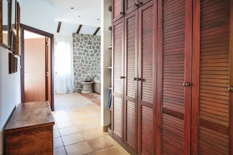 Prodaja, dvosoban stan, 101m², Kostanjica, Kotor - image 10