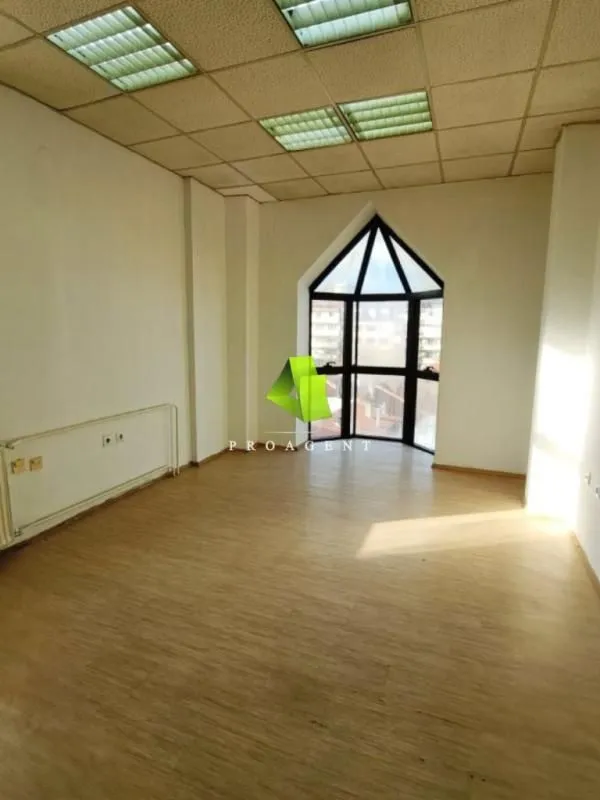 Rent, office space, 110m², Medijana, Niš