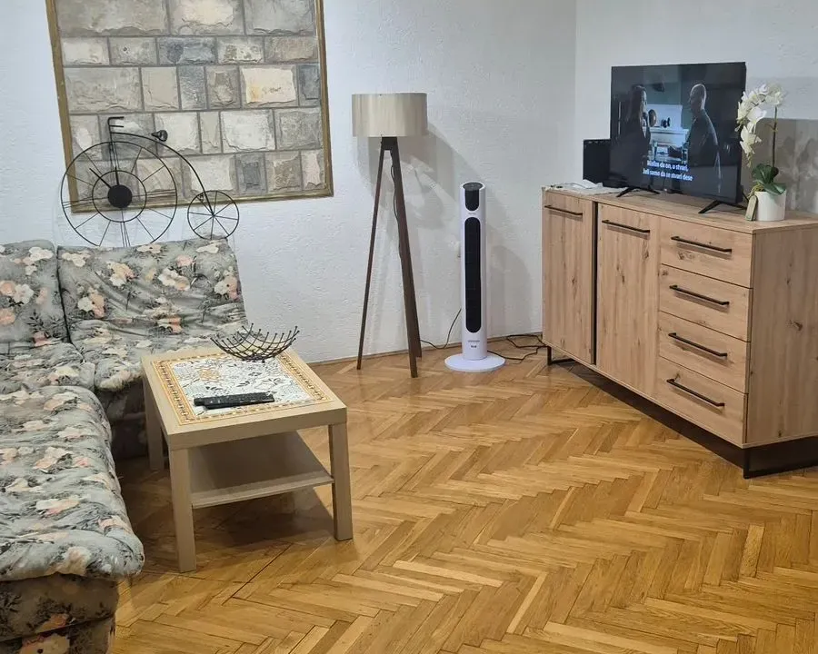 Izdavanje, dvosoban stan, 60m², Seljanovo, Tivat
