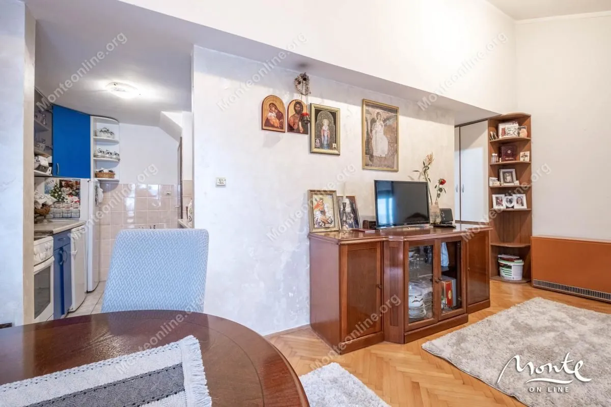 Prodaja, trosoban stan, 63m², Tivat, Crna Gora