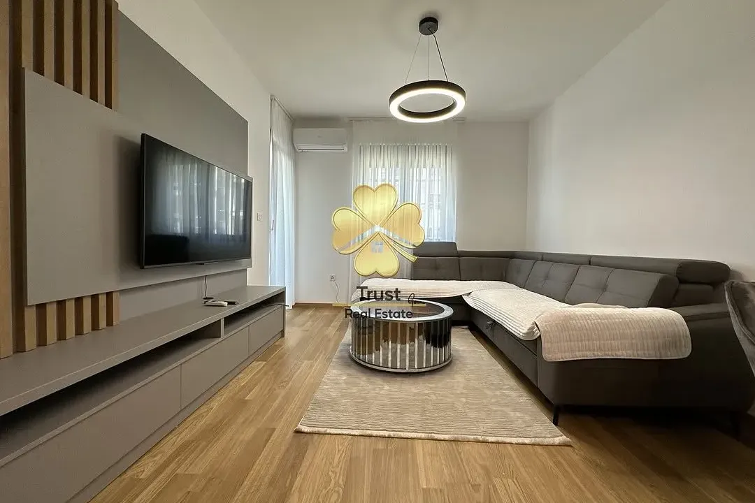 Izdavanje, dvosoban stan, 70m², City Kvart, Podgorica