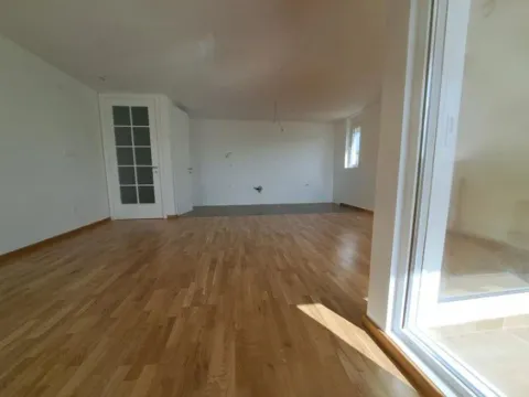 Prodaja, trosoban stan, 93m², Blok 5, Podgorica - image 5