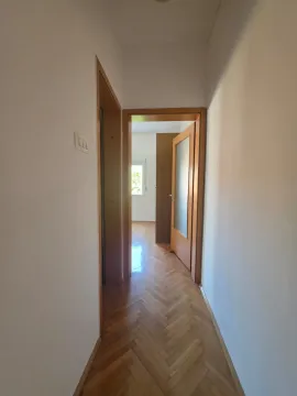 Izdavanje, trosoban stan, 130m², Preko Morače, Podgorica - image 15
