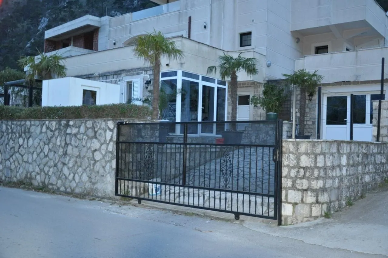 Sale, house, 310m², Kotor, Crna Gora