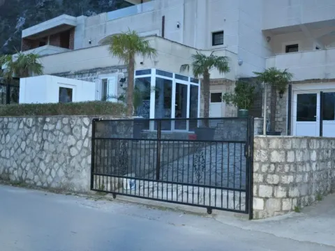 Sale, house, 310m², Kotor, Crna Gora - image 6