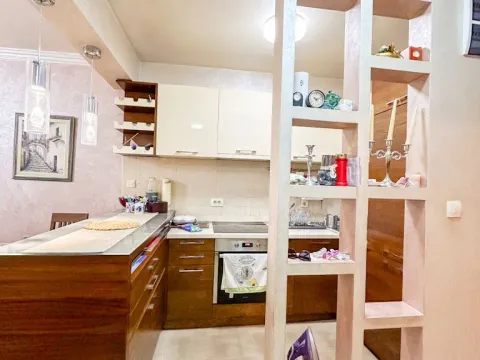 Izdavanje, dvosoban stan, 55m², Stari Aerodrom, Podgorica - image 4