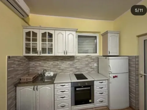 Izdavanje, kuća, 40m², Stari Aerodrom, Podgorica - image 8