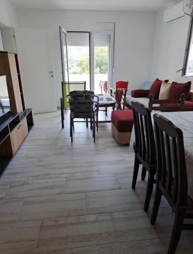 Rent, two bedroom apartment, 65m², Ilino, Bar