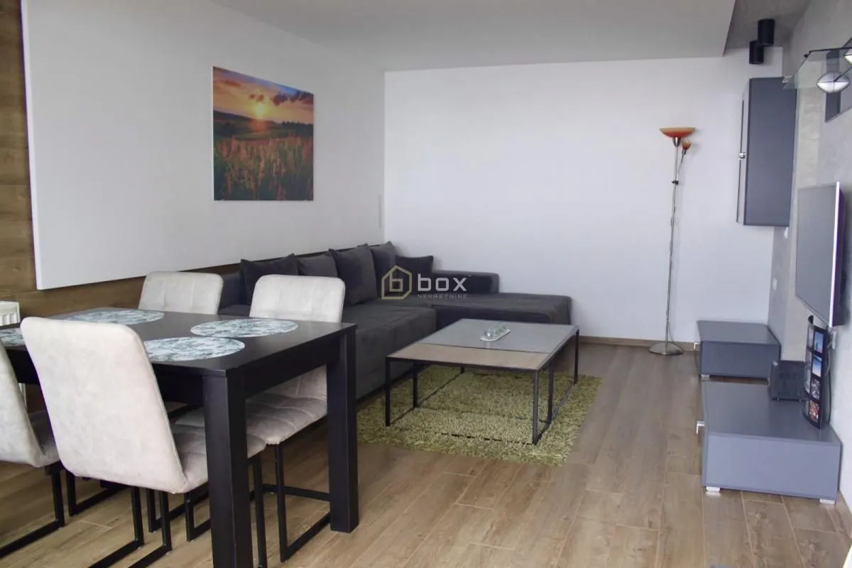 Izdavanje, trosoban stan, 61m², Centar, Niš