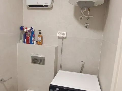 Izdavanje, jednosoban stan, 42m², Pobrežje, Podgorica - image 6