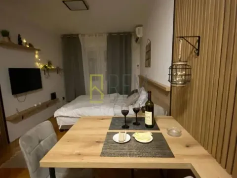 Sale, studio apartment, 24m², Blok 6, Podgorica - image 3