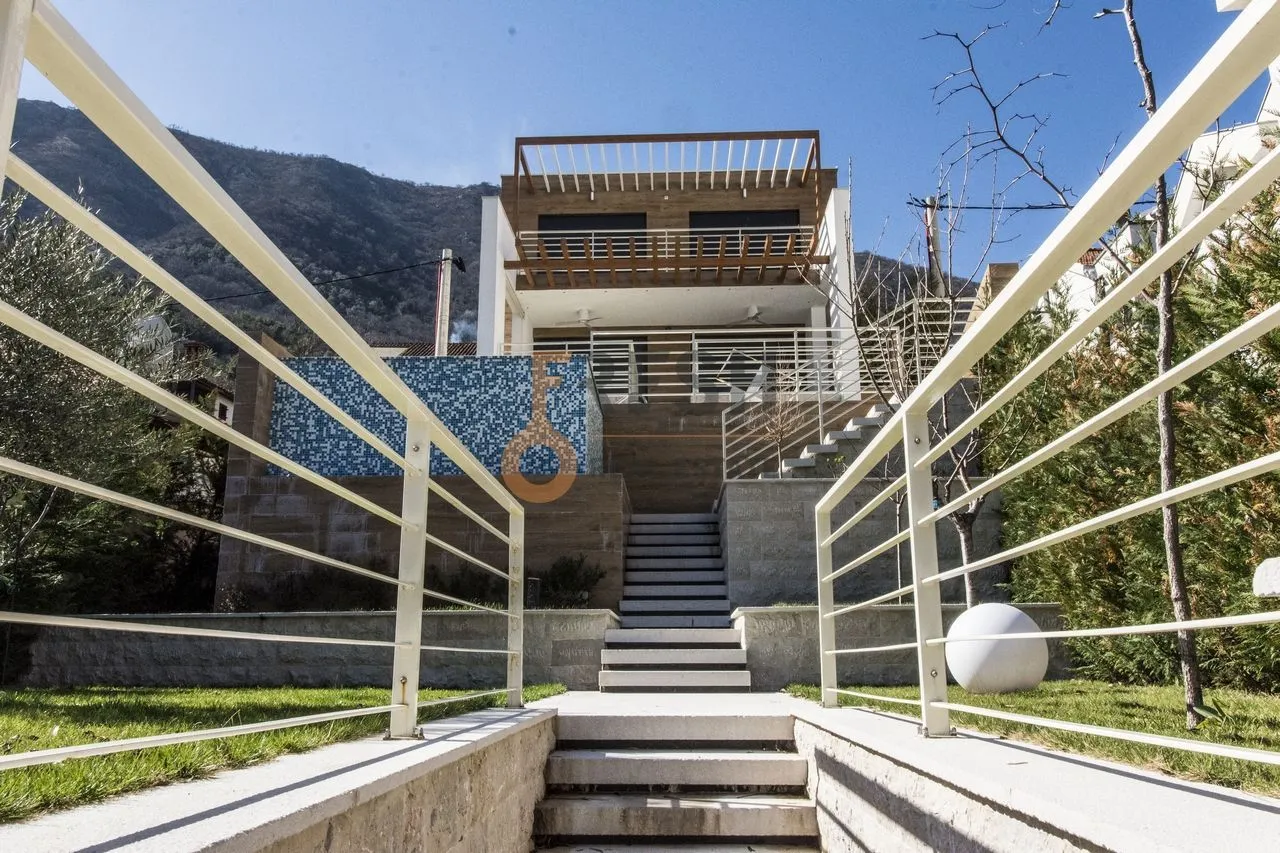 Sale, house, 586m², Kotor, Crna Gora