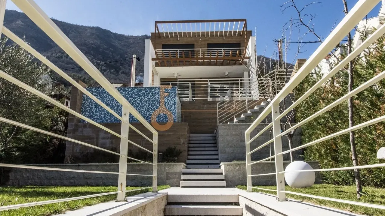 Prodaja, kuća, 586m², Kotor, Crna Gora