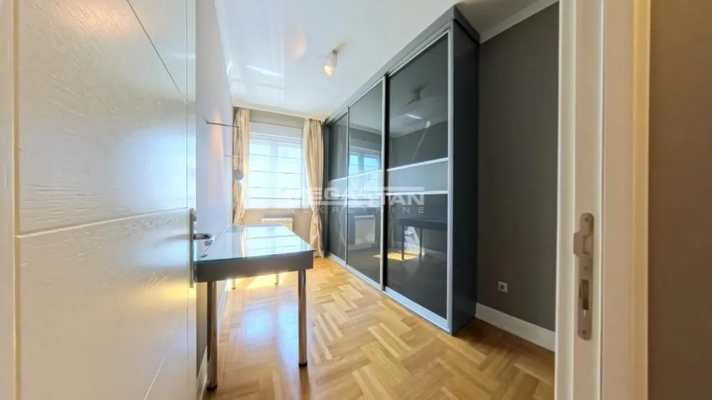 Prodaja, dvosoban stan, 61m², Zvezdara Sve Podlokacije, Beograd