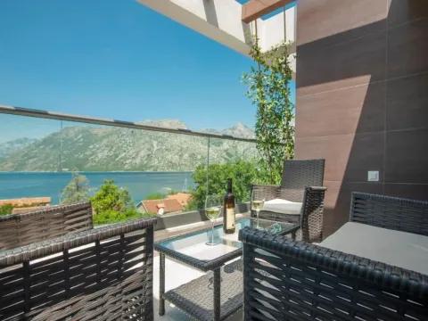 Prodaja, kuća, 210m², Dobrota, Kotor - image 9