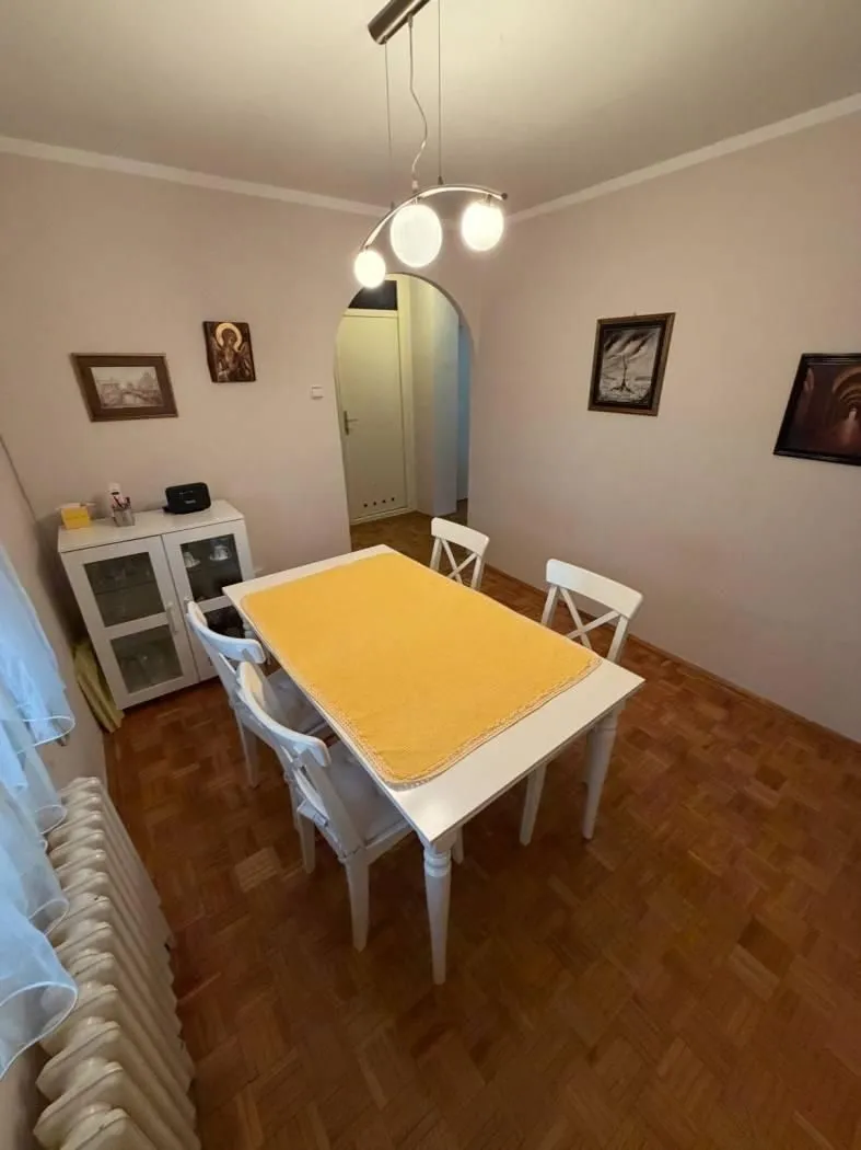 Rent, four bedroom apartment, 93m², Novi Beograd Blok 72, Novi Beograd Sve Podlokacije