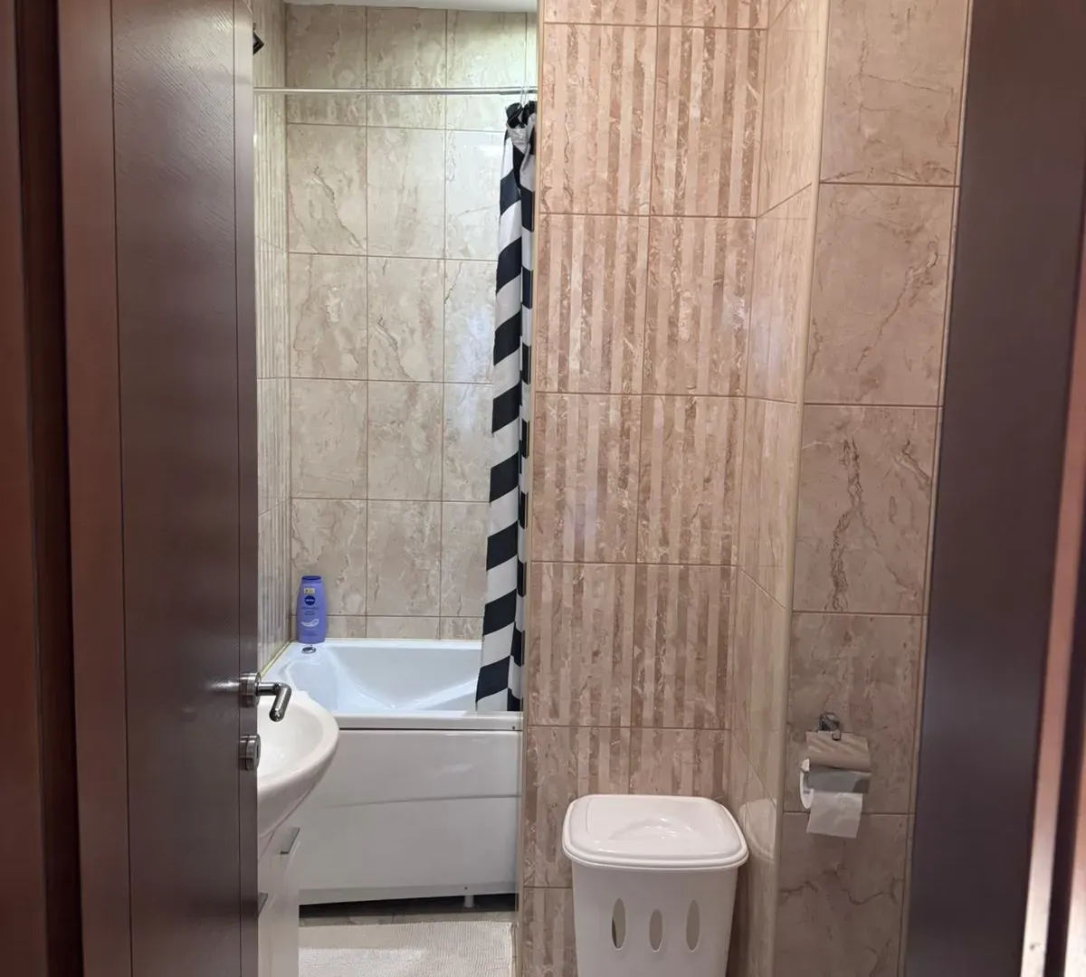 Rent, one bedroom apartment, 70m², Bečići, Budva