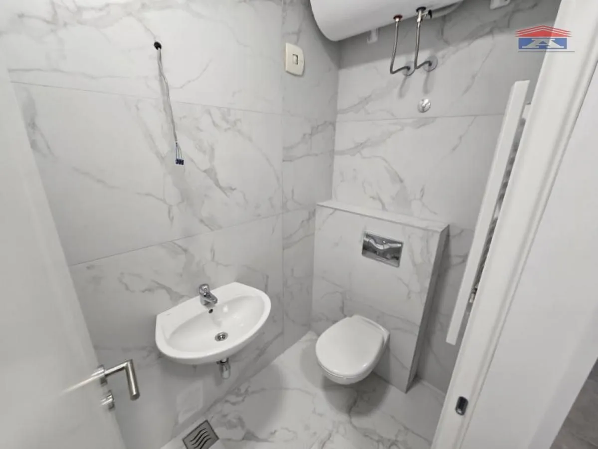 Prodaja, četvorosoban stan, 95m², Avijatičarsko naselje, Novi Sad Sve Podlokacije