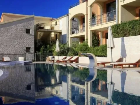 Prodaja, dvosoban stan, 60m², Bečići, Budva - image 1