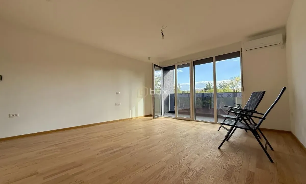 Sale, four bedroom apartment, 83m², Čair, Niš