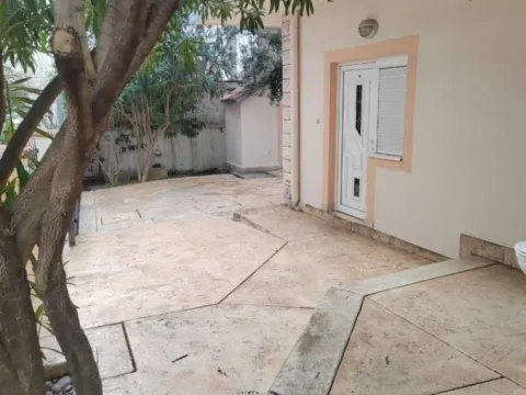 Rent, house, 500m², Budva, Crna Gora - image 2