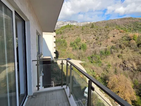 Sale, two bedroom apartment, 65m², Bečići, Budva - image 9