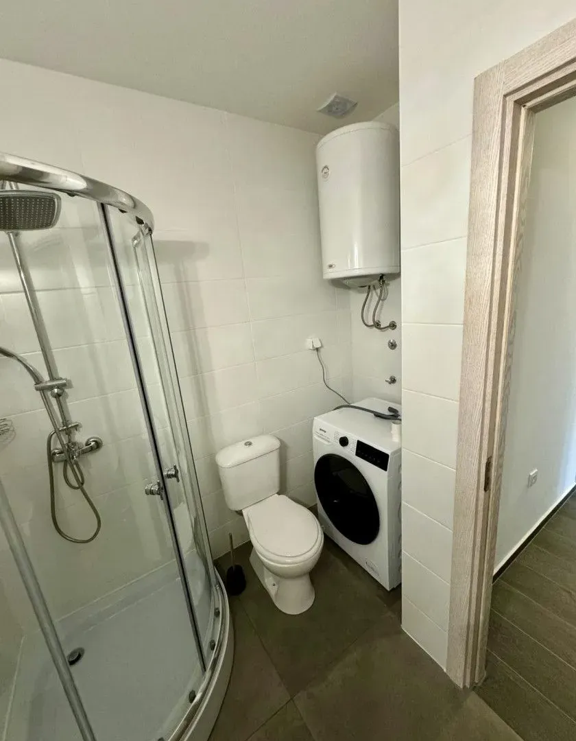 Izdavanje, trosoban stan, 74m², Ljubović, Podgorica