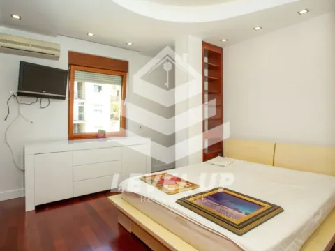 Izdavanje, četvorosoban stan, 120m², Vračar Hram, Vračar Sve Podlokacije - image 7