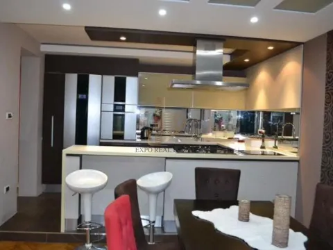 Sale, four bedroom apartment, 130m², Grbavica, Novi Sad Sve Podlokacije - image 2