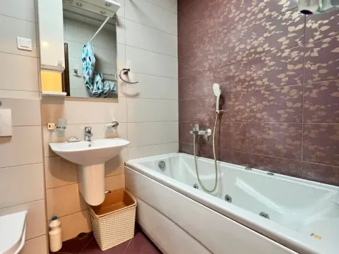 Prodaja, jednosoban stan, 46m², Krivi Most, Podgorica - image 8