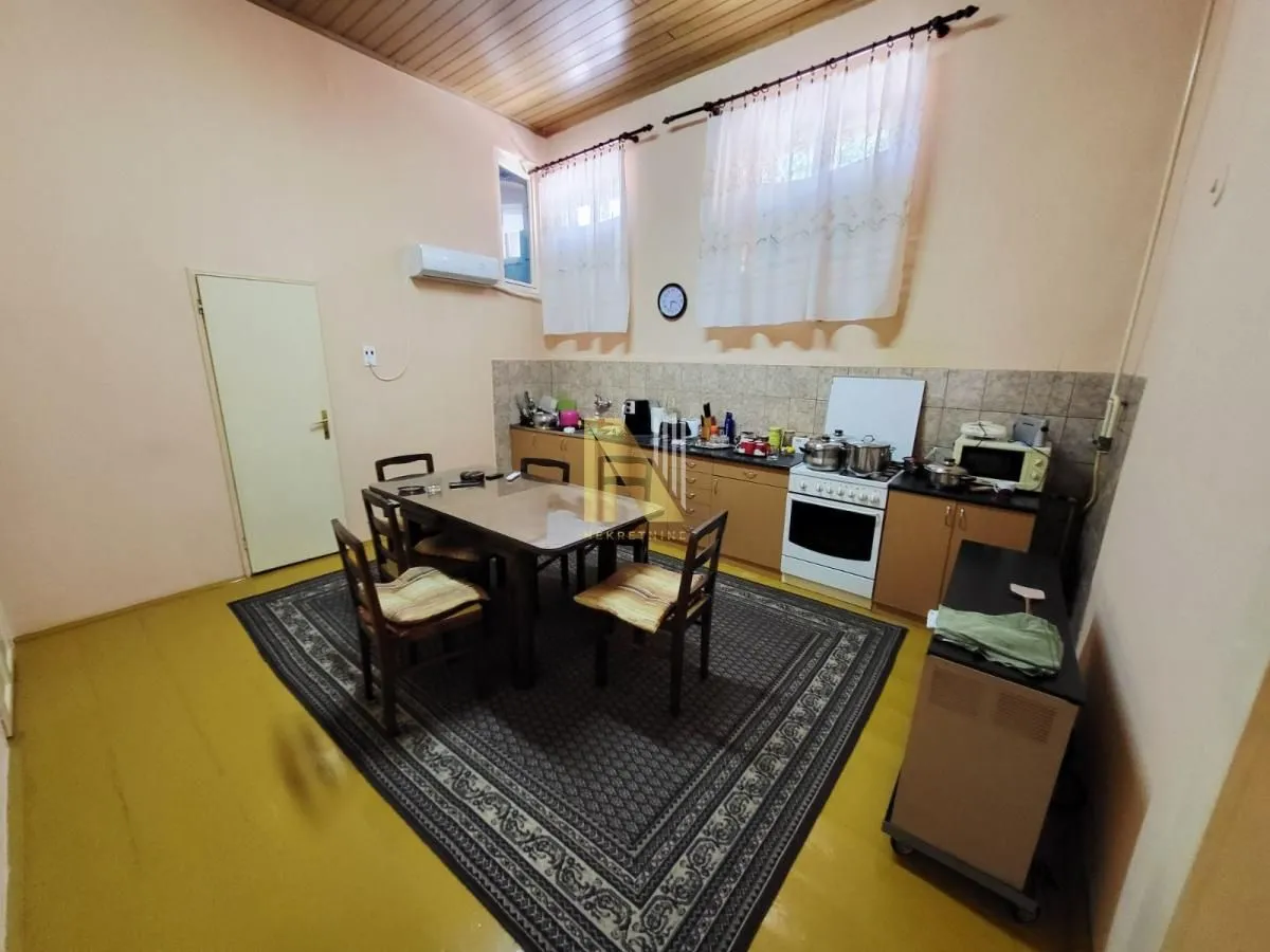 Prodaja, kuća, 275m², Bečej, Novi Sad
