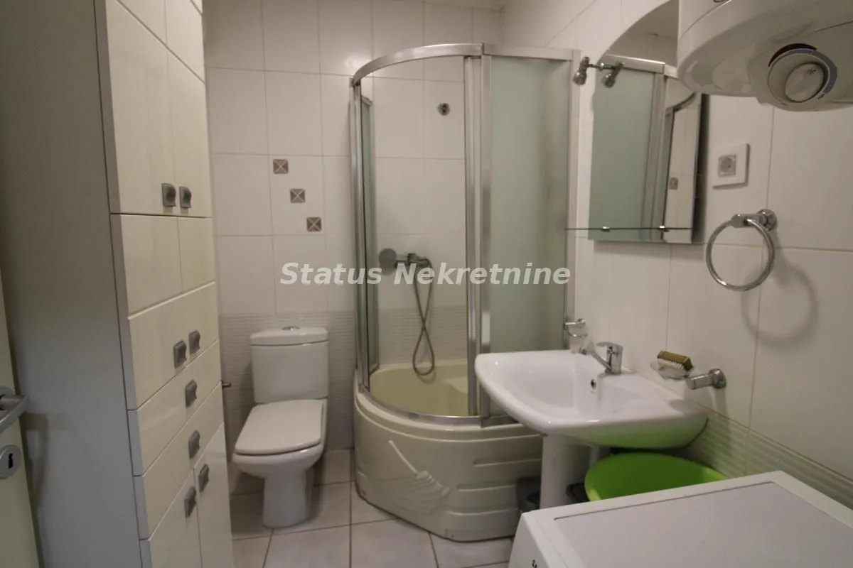 Izdavanje, garsonjera, 28m², Grbavica, Novi Sad Sve Podlokacije