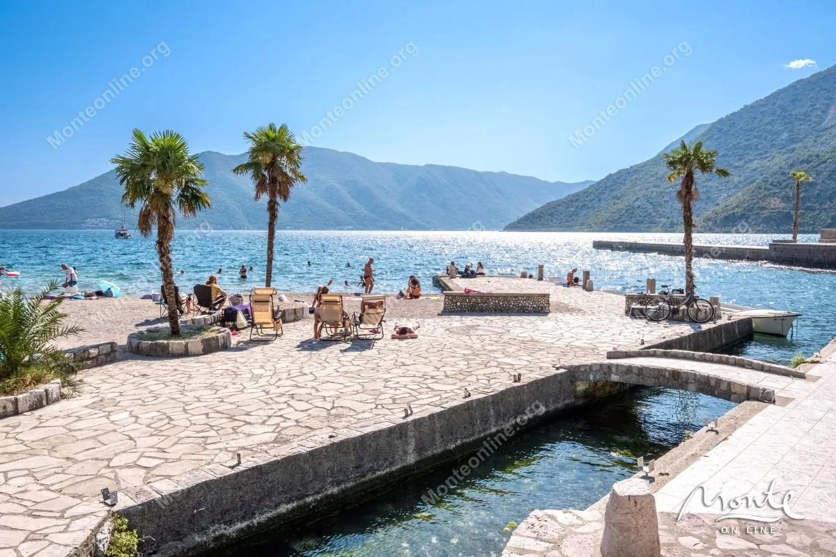 Sale, house, 112m², Risan, Kotor
