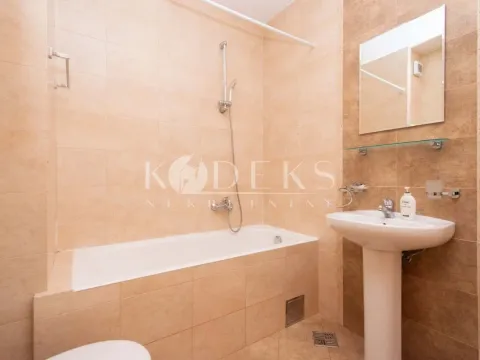 Izdavanje, dvosoban stan, 66m², Stari Aerodrom, Podgorica - image 7