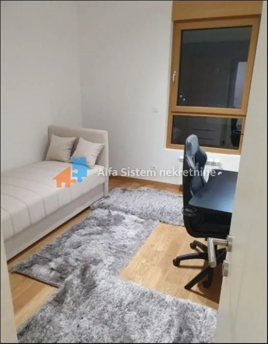 Izdavanje, četvorosoban stan, 105m², Novi Beograd Blok 65, Novi Beograd Sve Podlokacije