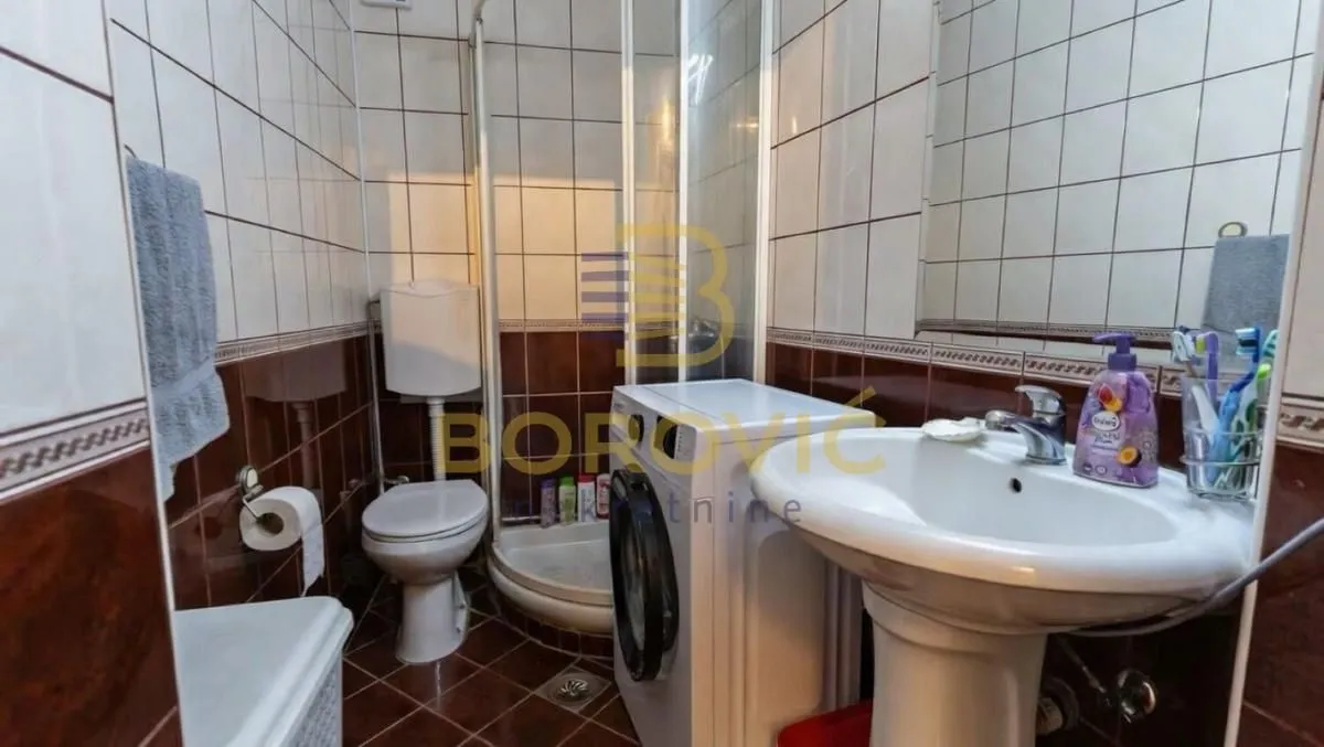 Sale, three bedroom apartment, 69m², Vračar Sve Podlokacije, Beograd