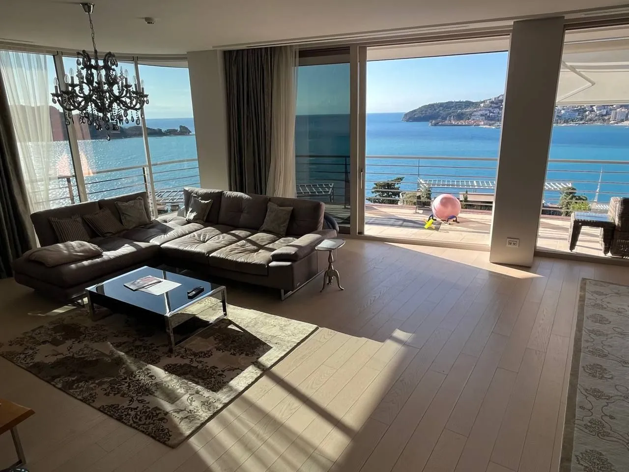 Stan-na-dan, dvosoban stan, 178m², Dukley Gardens, Budva