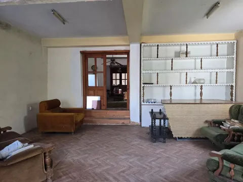 Prodaja, kuća, 294m², Majur, Jagodina - image 16