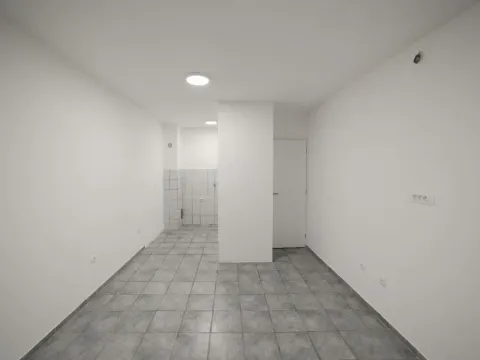 Prodaja, dvosoban stan, 62m², Stari Aerodrom, Podgorica - image 3