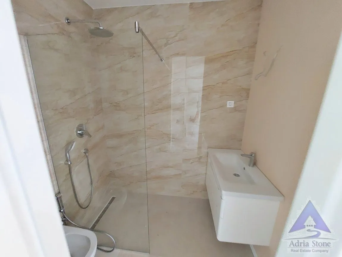 Prodaja, dvosoban stan, 69m², Bečići, Budva