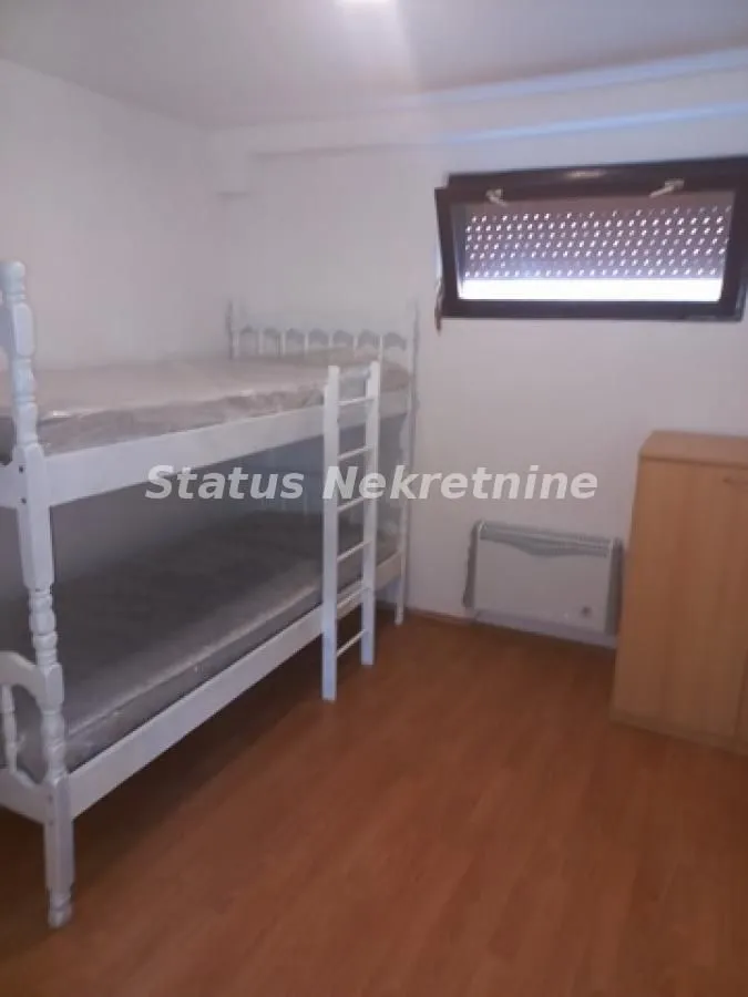 Prodaja, kuća, 170m², Salajka, Novi Sad Sve Podlokacije