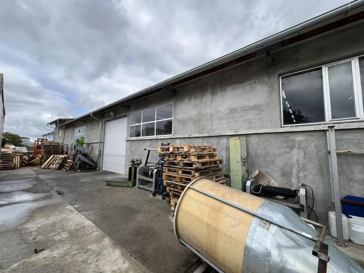 Prodaja, poslovni prostor, 700m², Industrijska zona, Jagodina