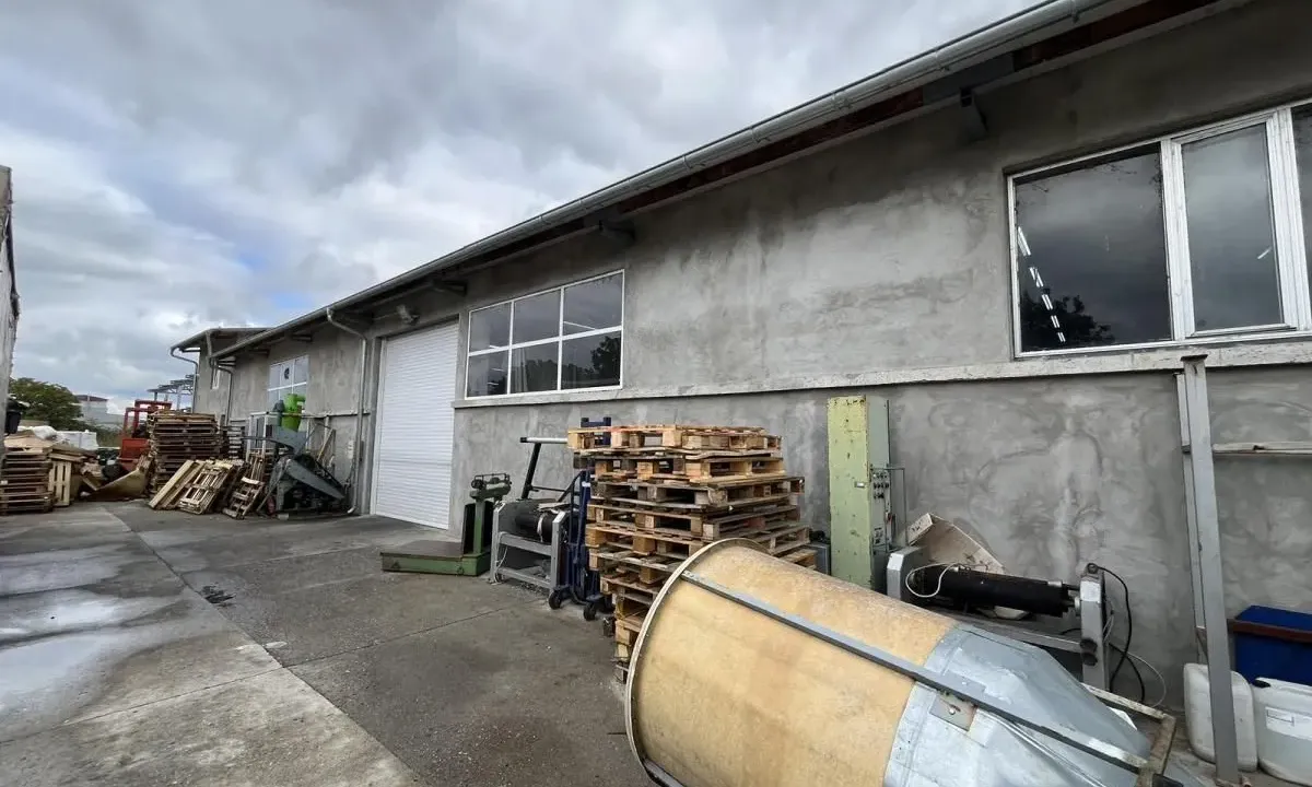 Sale, office space, 700m², Industrijska zona, Jagodina