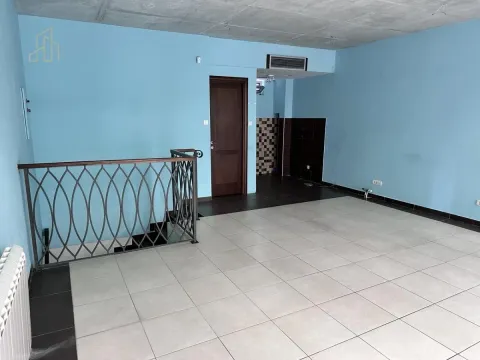 Prodaja, poslovni prostor, 140m², Kalenić Pijaca, Vračar Sve Podlokacije - image 2