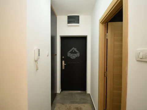 Rent, one bedroom apartment, 45m², Pobrežje, Podgorica - image 10