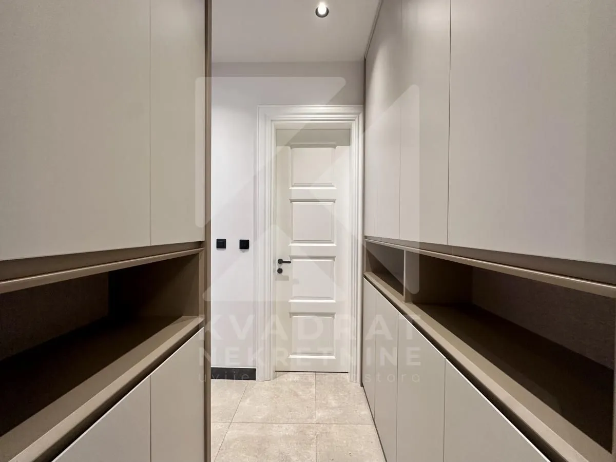 Rent, house, 230m², Gornja Gorica, Podgorica